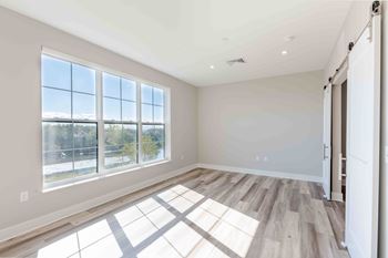 Plank vinyl flooring
